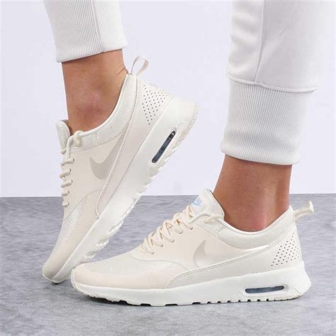 hoe vallen de dames sneakers nike air max|nike schoenen groot of klein.